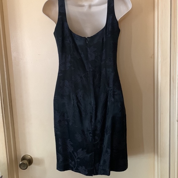 Moda International black brocade sheath dress size 2 - Picture 4 of 10